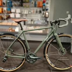 Pearl Urban GRVL – Vihreä Maastopyörä | Kestävä ja Tyylikäs Polkupyörä