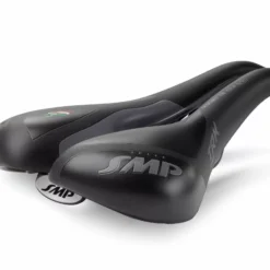 Selle SMP TRK Large Satula – Musta | Korkealaatuinen Satula Lisävarusteiksi