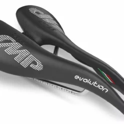 Selle SMP Evolution Satula – Musta | Ergonominen Ratsastussatula | Korkealaatuinen Lisävaruste